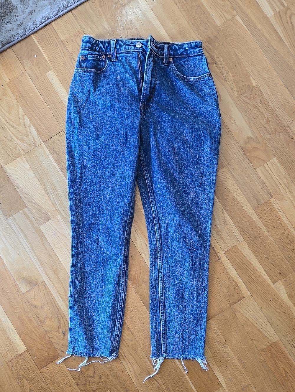 Women's High-Rise Blue Denim Jeans Curve Style Cropped Leg